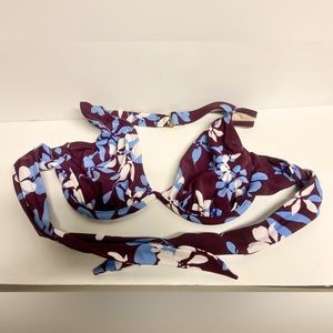 Victorias Secret 34 DD Underwire Halter Tie Back Swim Top. Purple Blue Flowers.